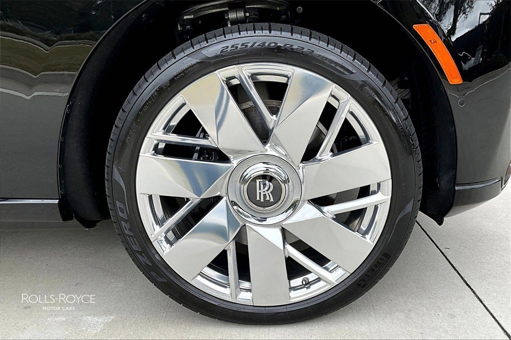 Certified 2025 Rolls-Royce Cullinan image 32