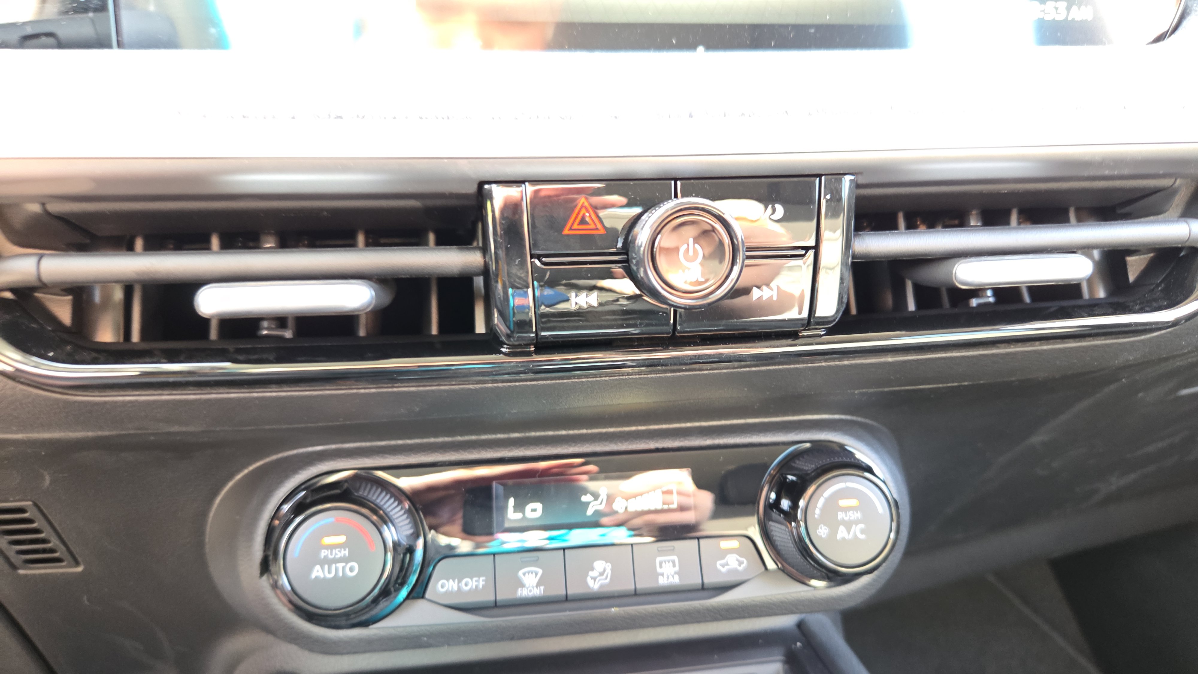 New 2026 Nissan Kicks SV FWD image 19