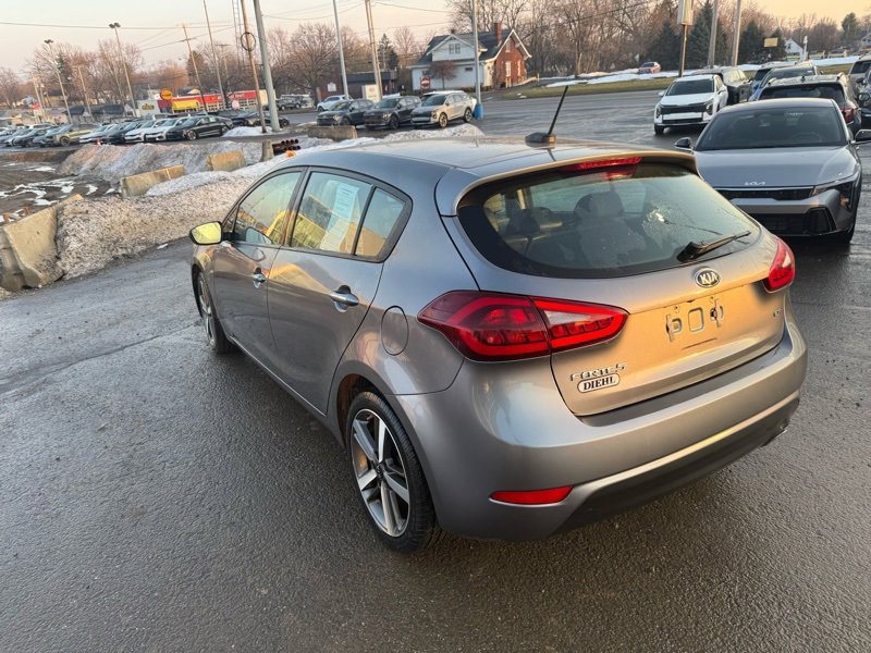 Used 2017 Kia Forte EX w/ EX Premium Tech Package image 4