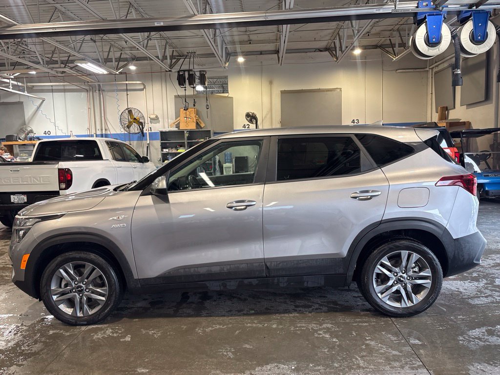 Used 2022 Kia Seltos LX AWD/4WD image 8