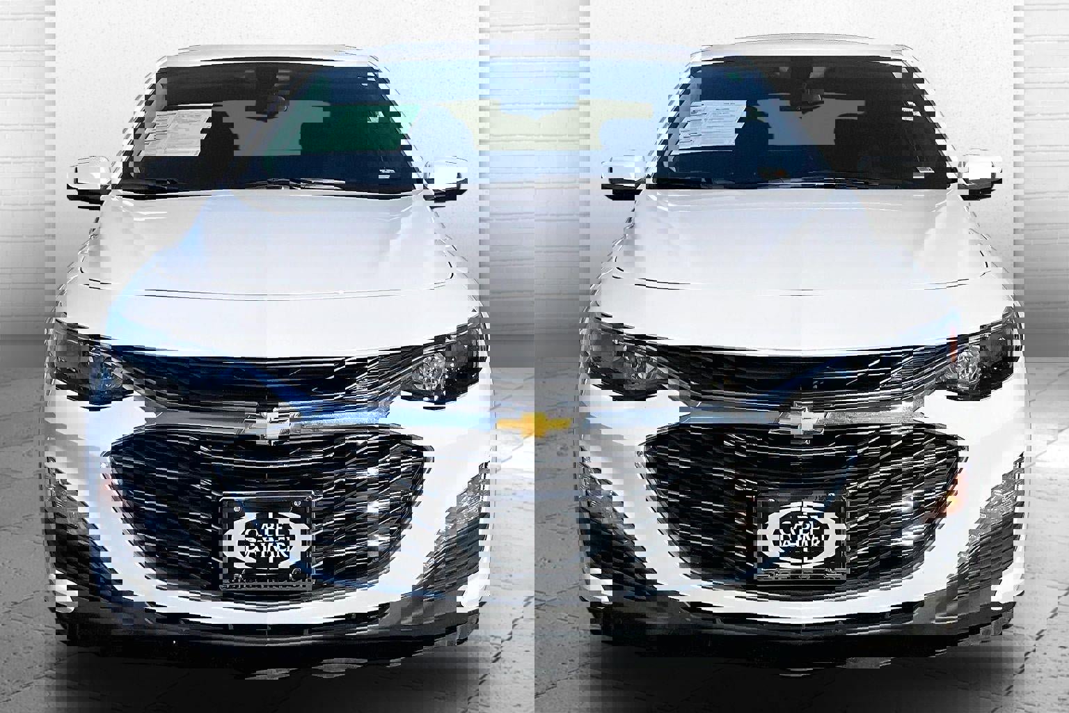 Used 2020 Chevrolet Malibu LT image 2