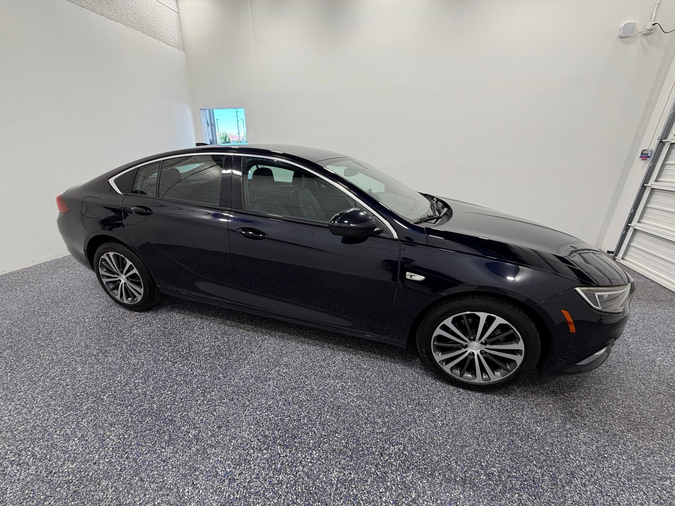 Used 2018 Buick Regal Essence FWD image 8