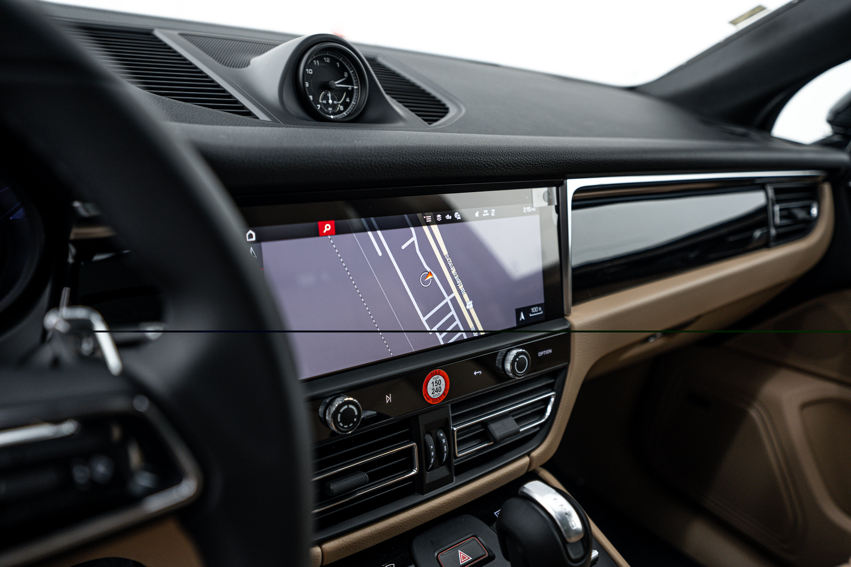 Certified 2026 Porsche Macan AWD/4WD image 12