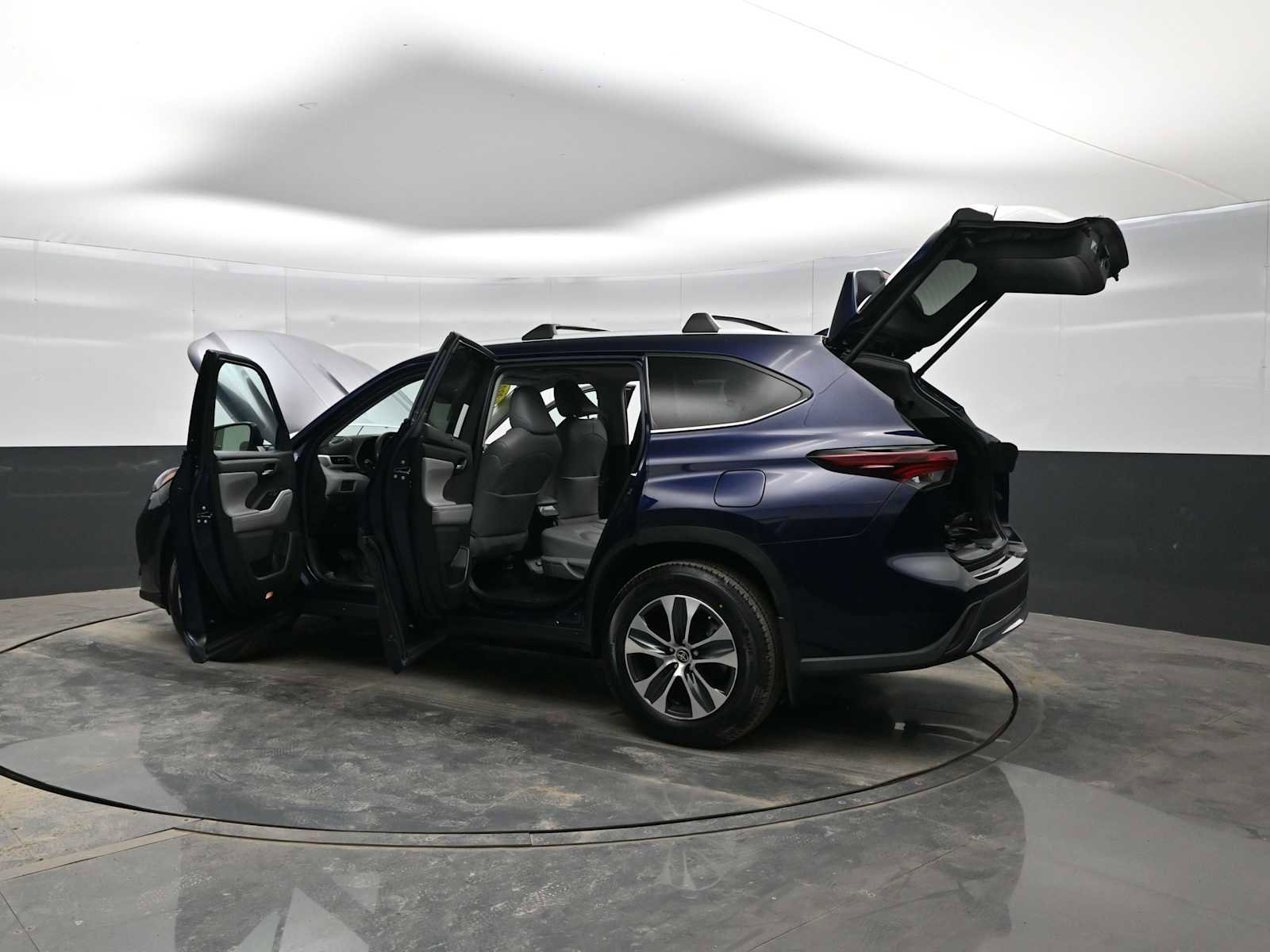 Used 2024 Toyota Highlander XLE image 41