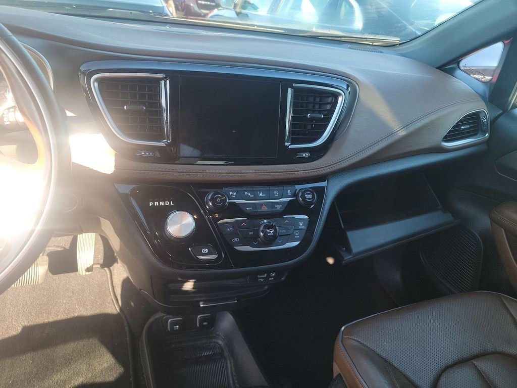 Used 2020 Chrysler Pacifica Limited w/ Advanced Safetytec Group image 14