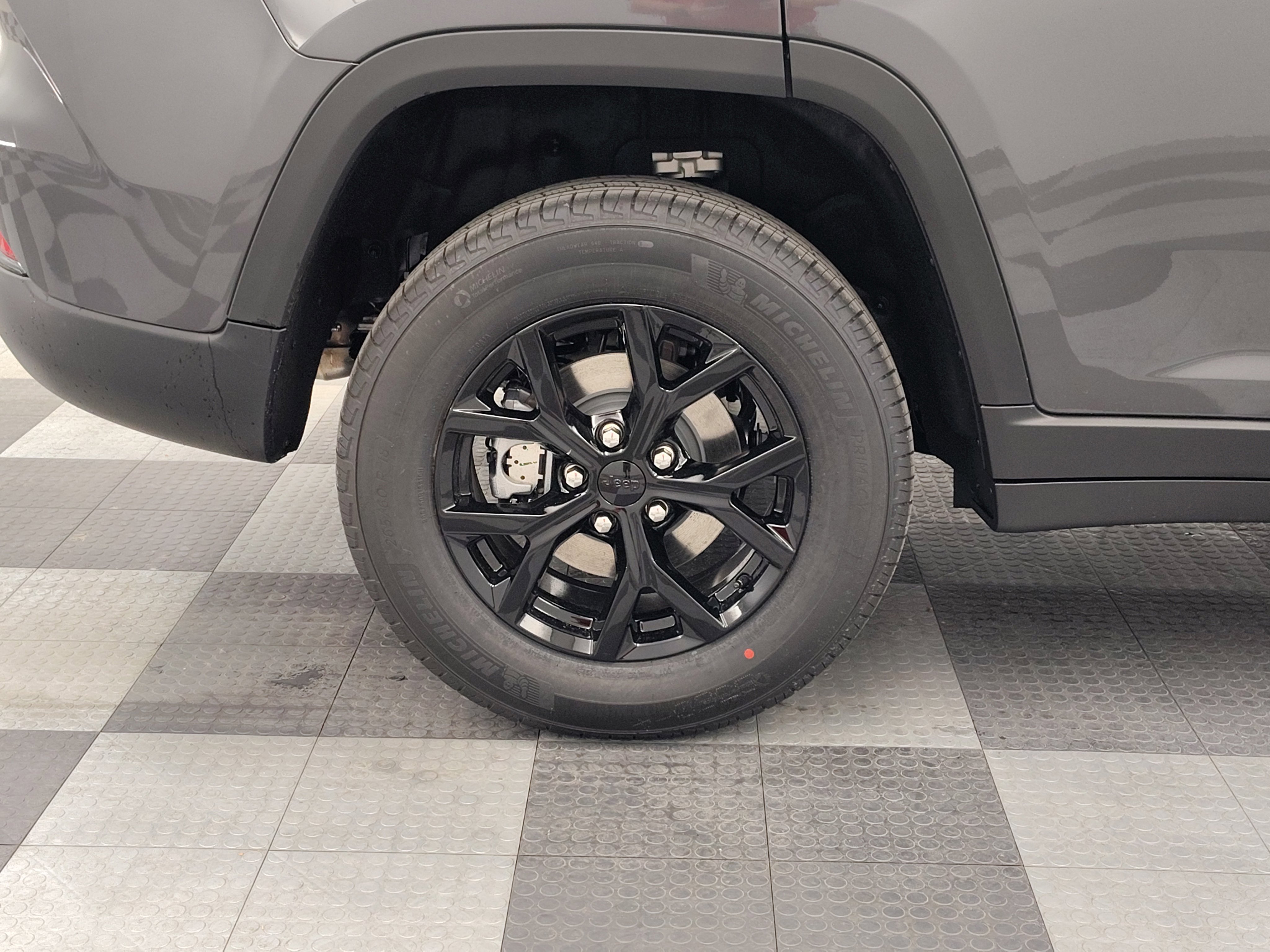 New 2025 Jeep Grand Cherokee Altitude image 12