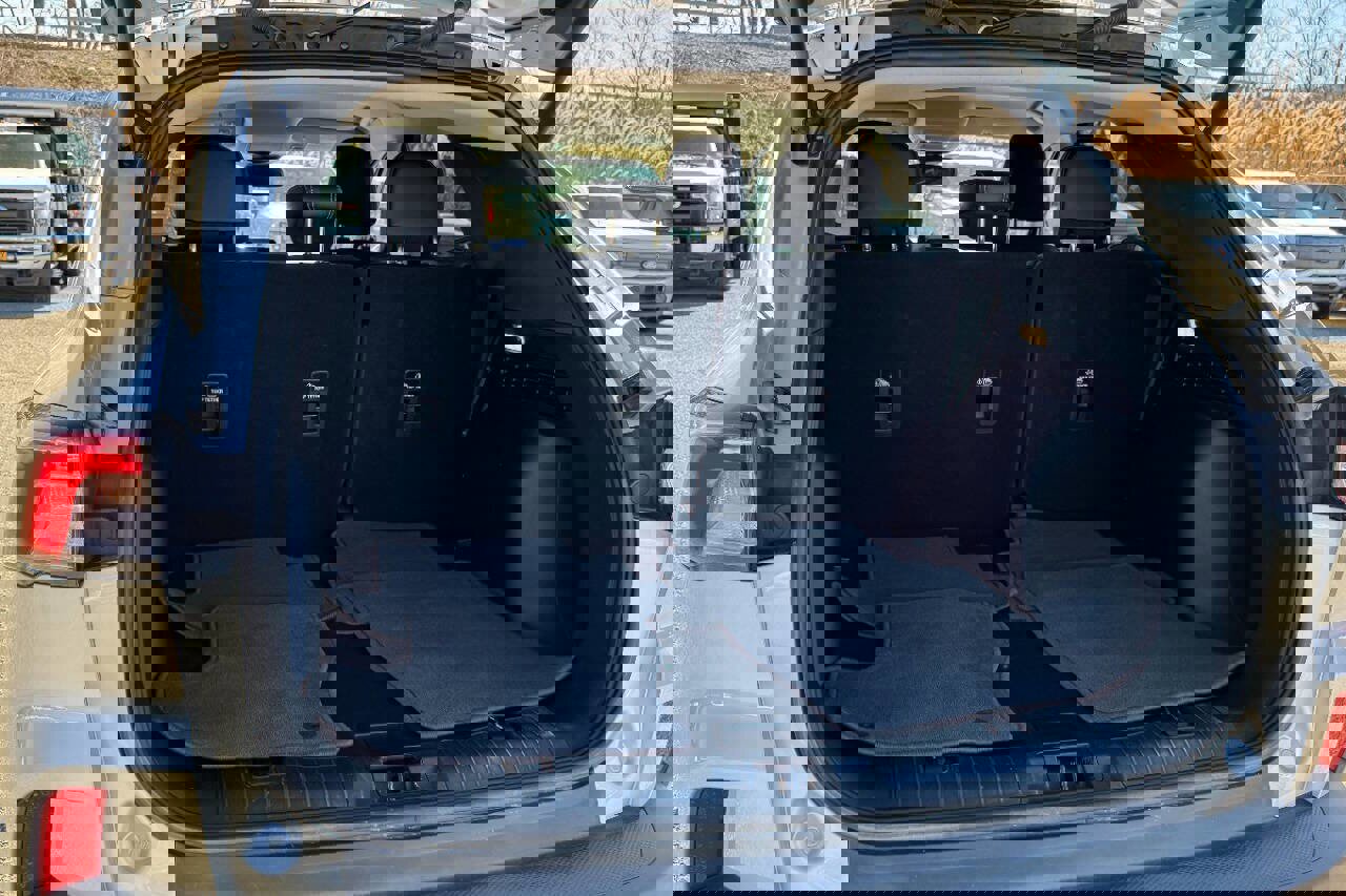 Used 2020 Ford Escape Titanium image 16