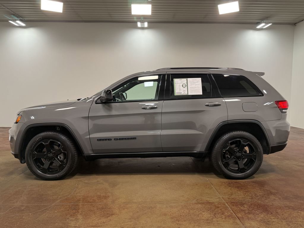 Used 2019 Jeep Grand Cherokee Laredo AWD/4WD image 29