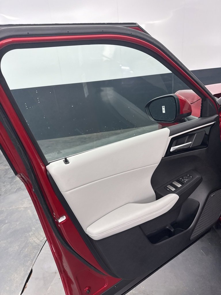 New 2025 Mitsubishi Outlander SE image 15