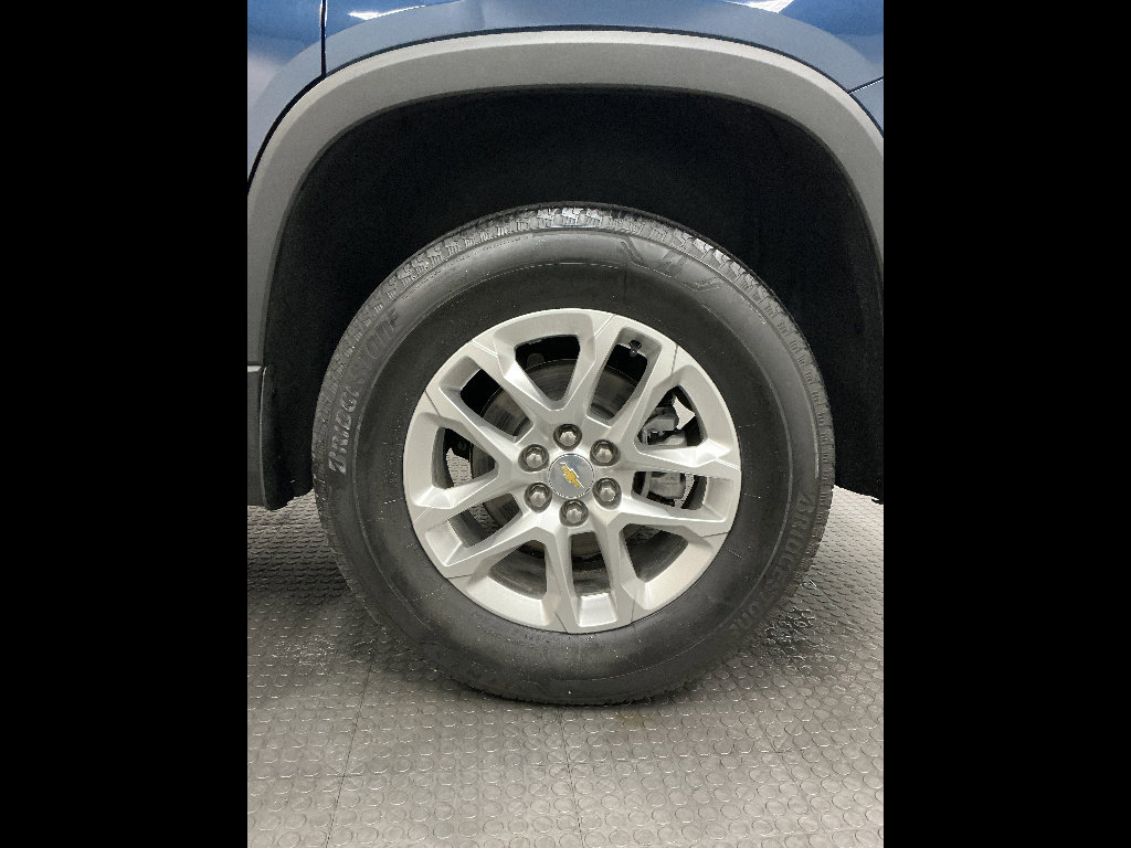 Used 2022 Chevrolet Traverse LS FWD image 41