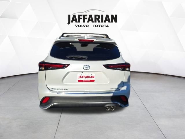 New 2026 Toyota Highlander XSE image 4