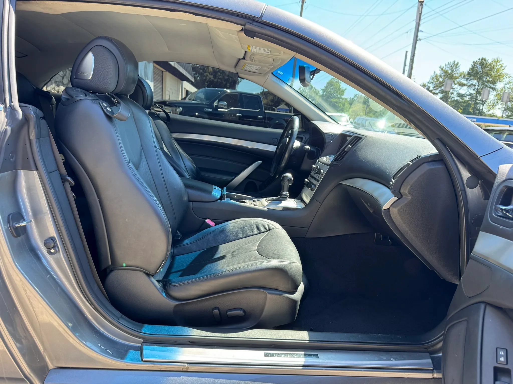 Used 2015 INFINITI Q60 Convertible w/ Premium Package RWD image 13