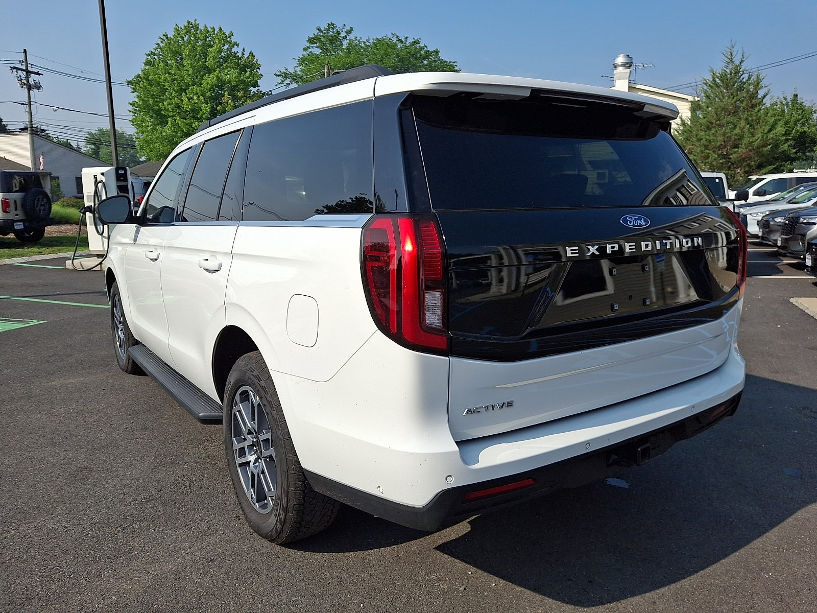 Certified 2025 Ford Expedition Active AWD/4WD image 7