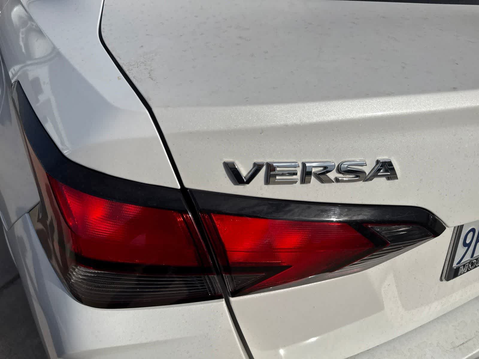 Used 2023 Nissan Versa SV FWD image 9