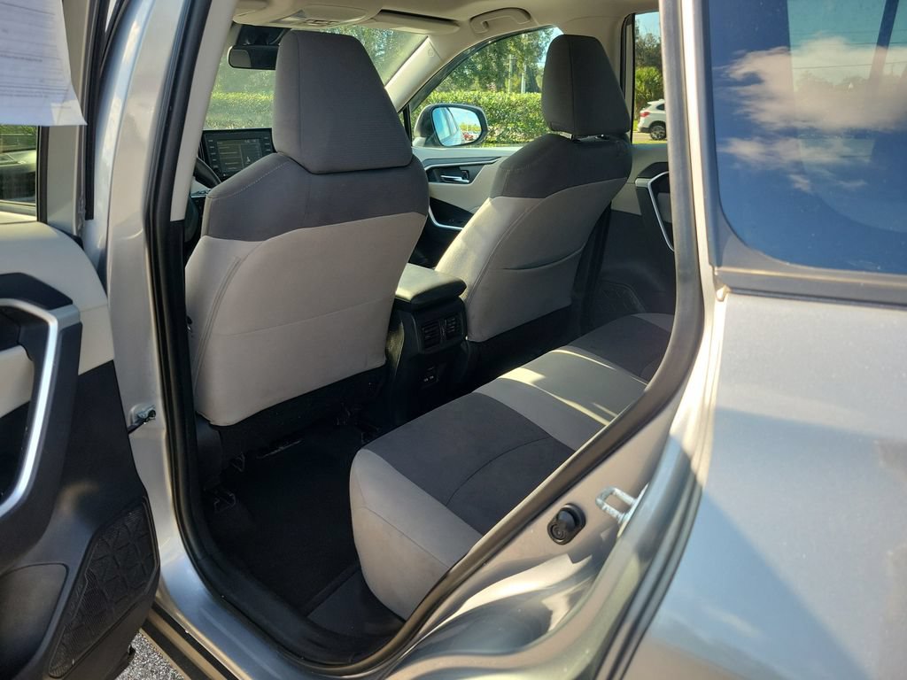 Used 2021 Toyota RAV4 XLE w/ Convenience Package AWD/4WD image 10