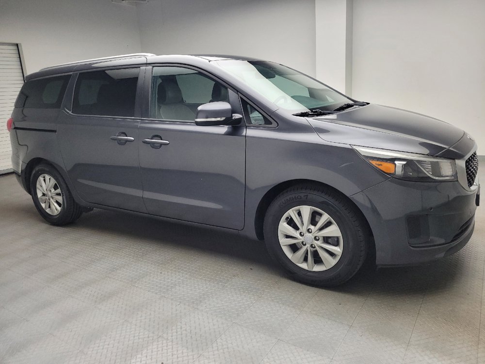 Used 2017 Kia Sedona LX w/ LX Essentials Premium Package FWD image 11
