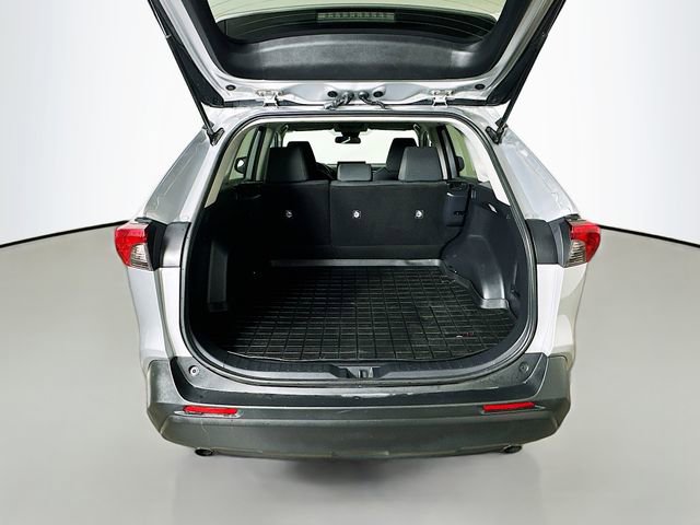 Used 2019 Toyota RAV4 LE image 29