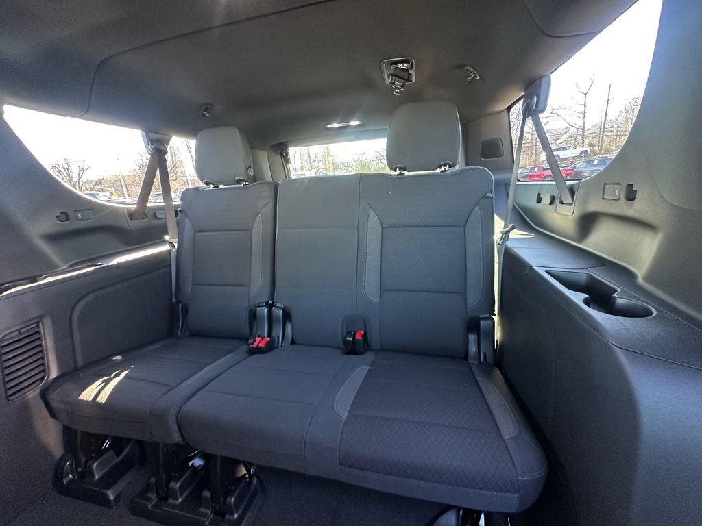New 2026 Chevrolet Suburban LS image 25
