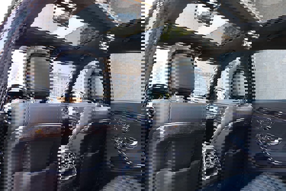 Used 2015 Mercedes-Benz S 63 AMG 4MATIC Sedan w/ Driver Assistance Package image 53