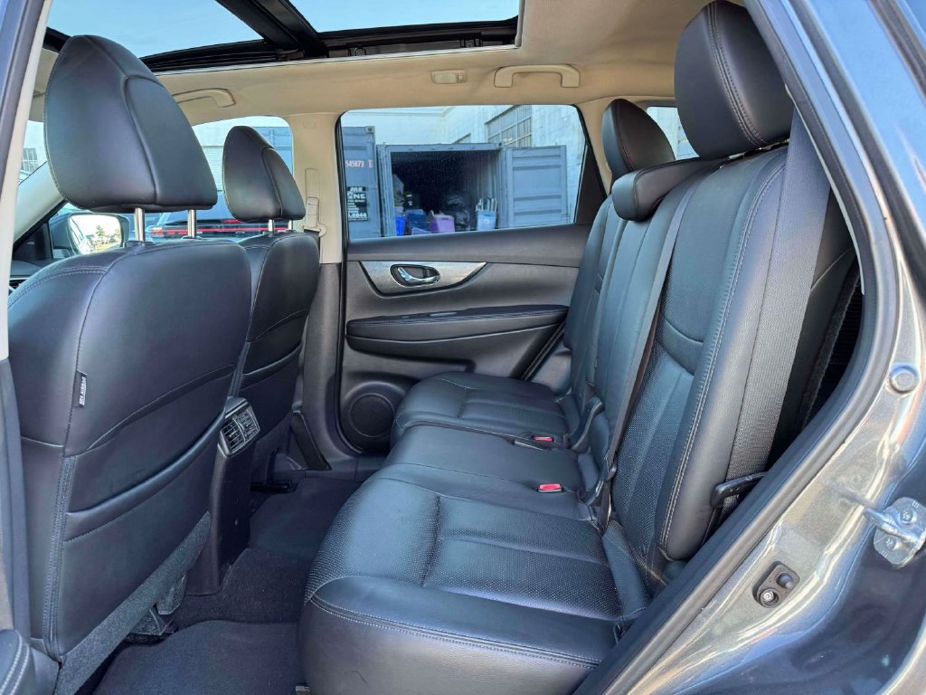 Used 2015 Nissan Rogue SL w/ SL Premium Package AWD/4WD image 13
