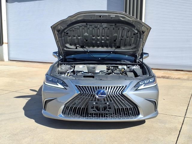 Used 2020 Lexus ES 300h w/ Luxury Package image 23