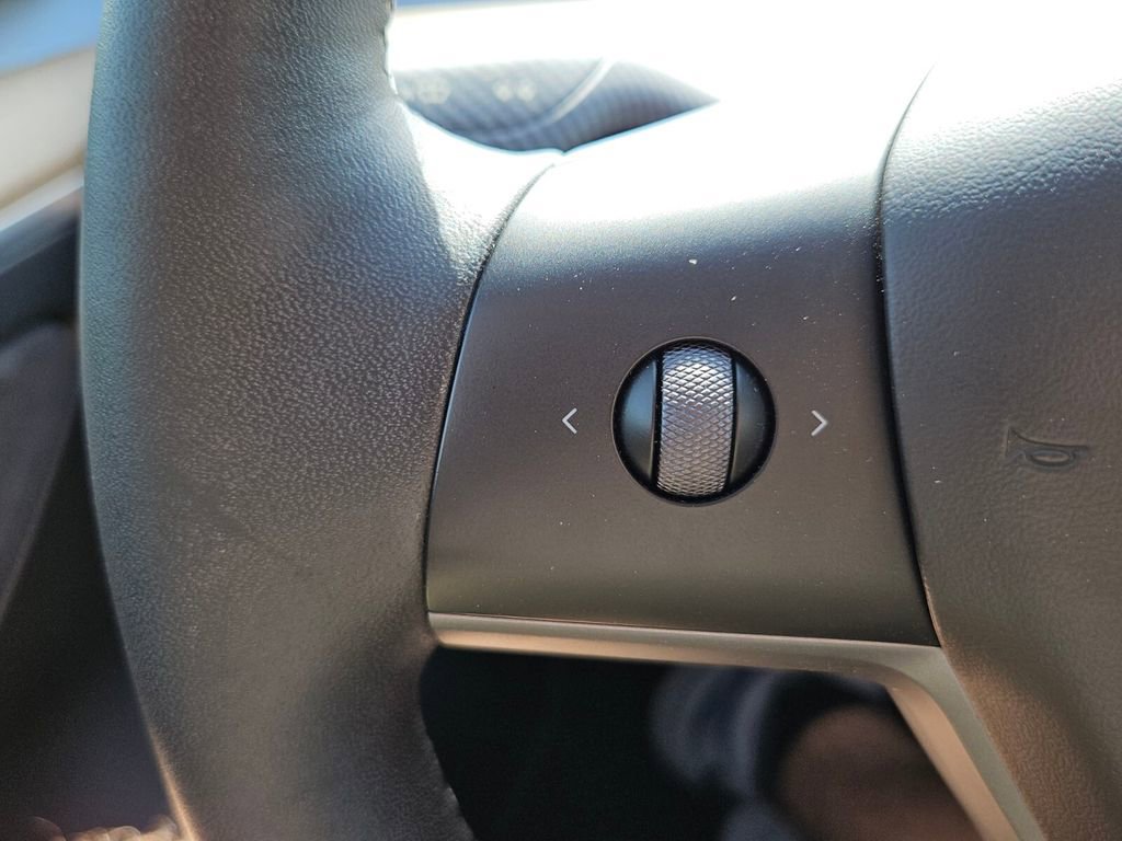 Used 2023 Tesla Model 3 Performance image 22