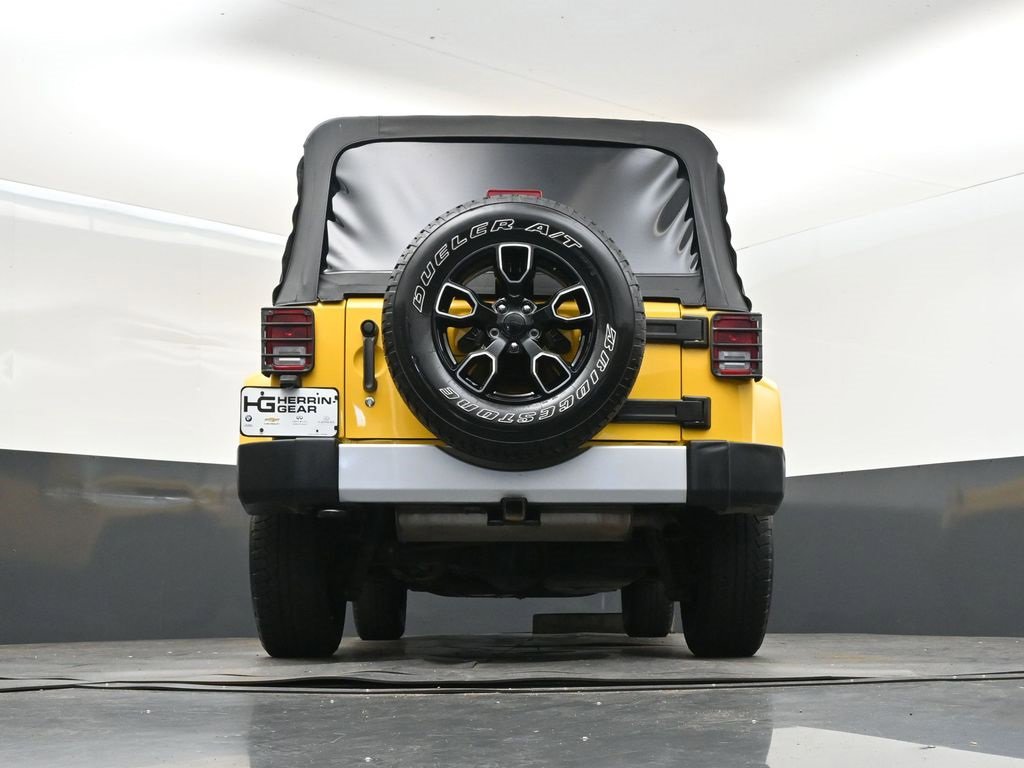 Used 2015 Jeep Wrangler Unlimited Sahara w/ Connectivity Group image 42