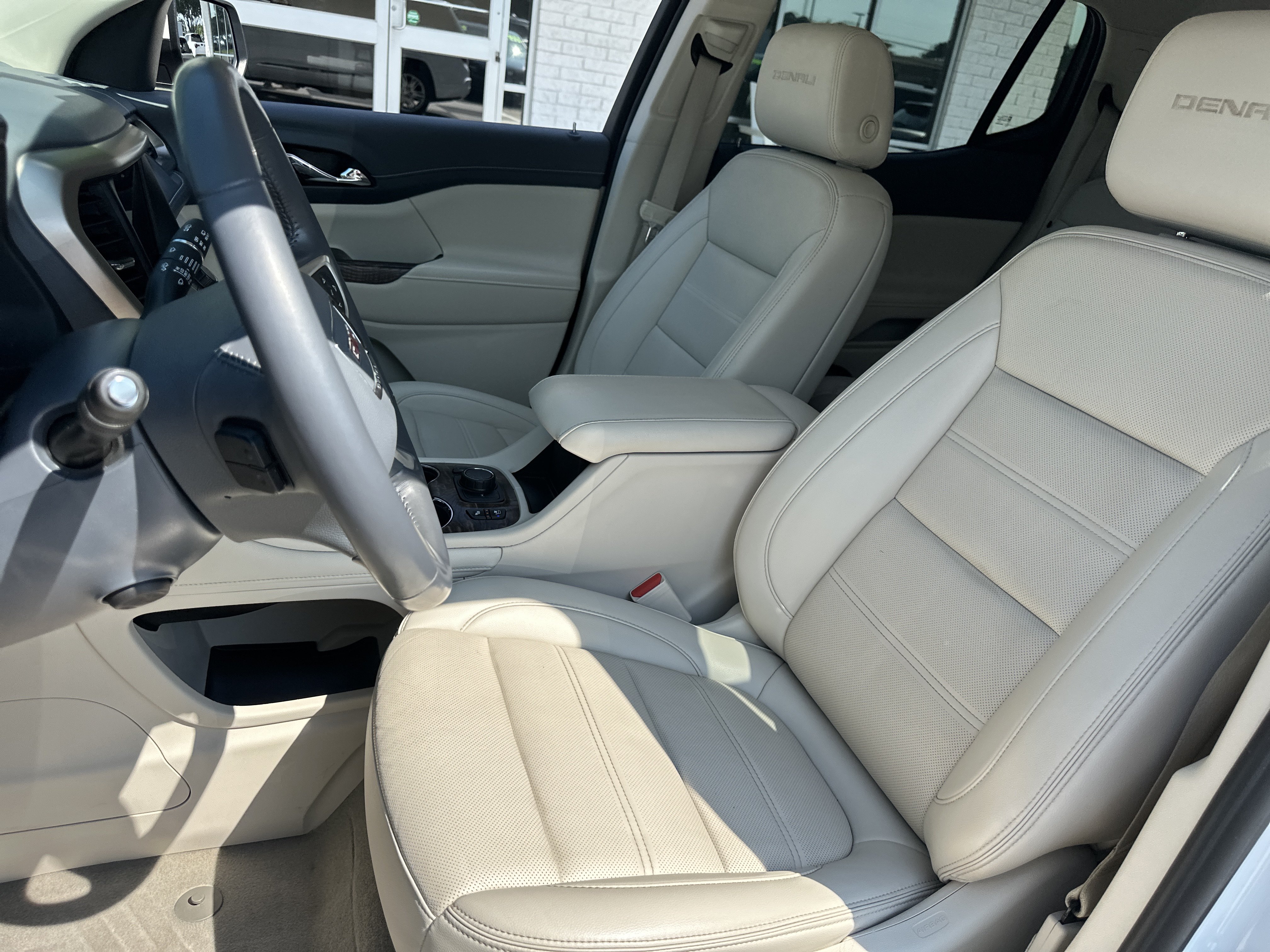 Used 2021 GMC Acadia Denali w/ Denali Technology Package FWD image 13