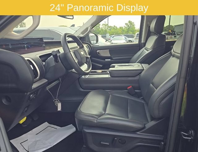 Used 2025 Ford Expedition Active AWD/4WD image 7