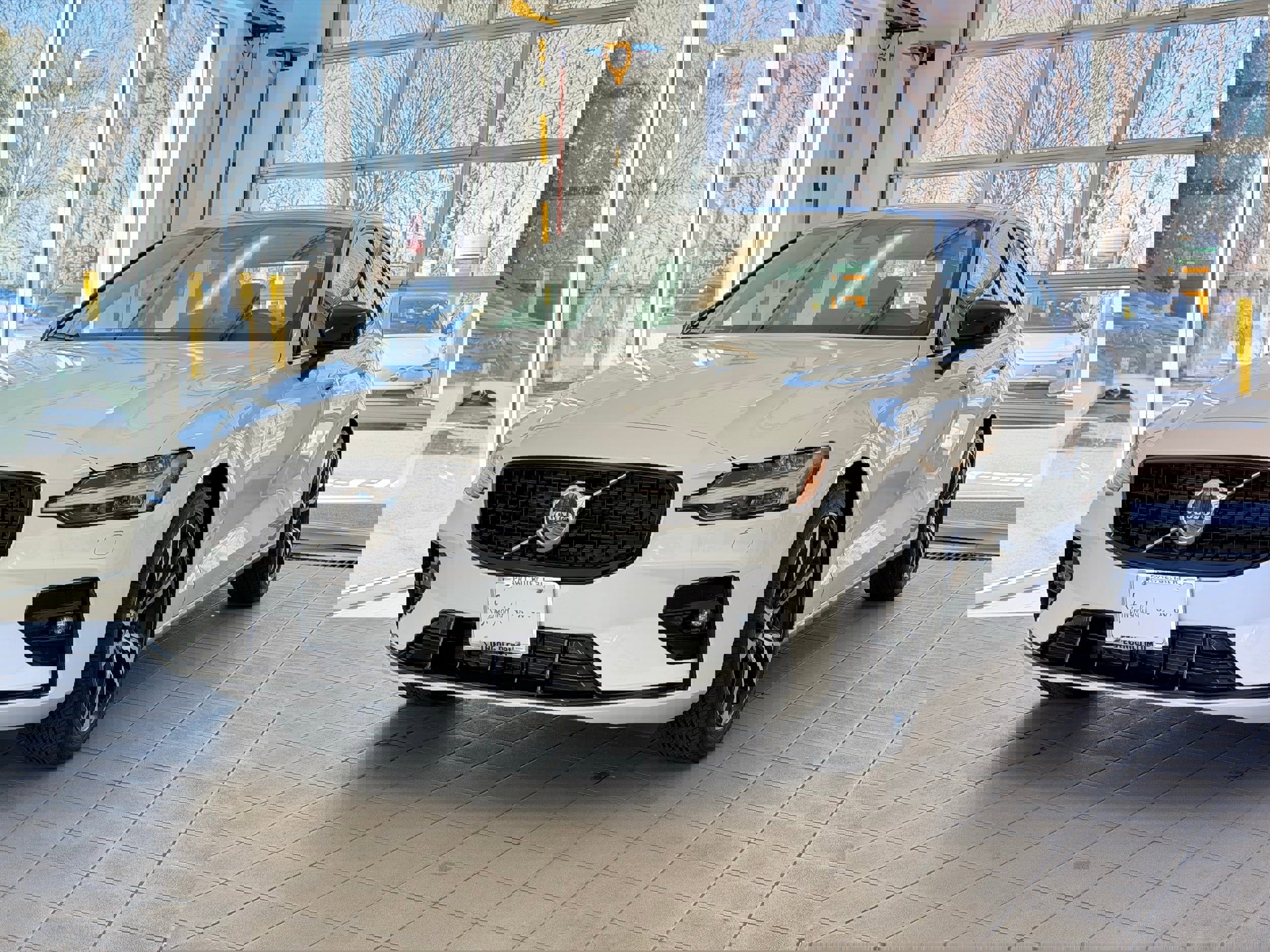 Certified 2025 Volvo S60 B5 Core image 2