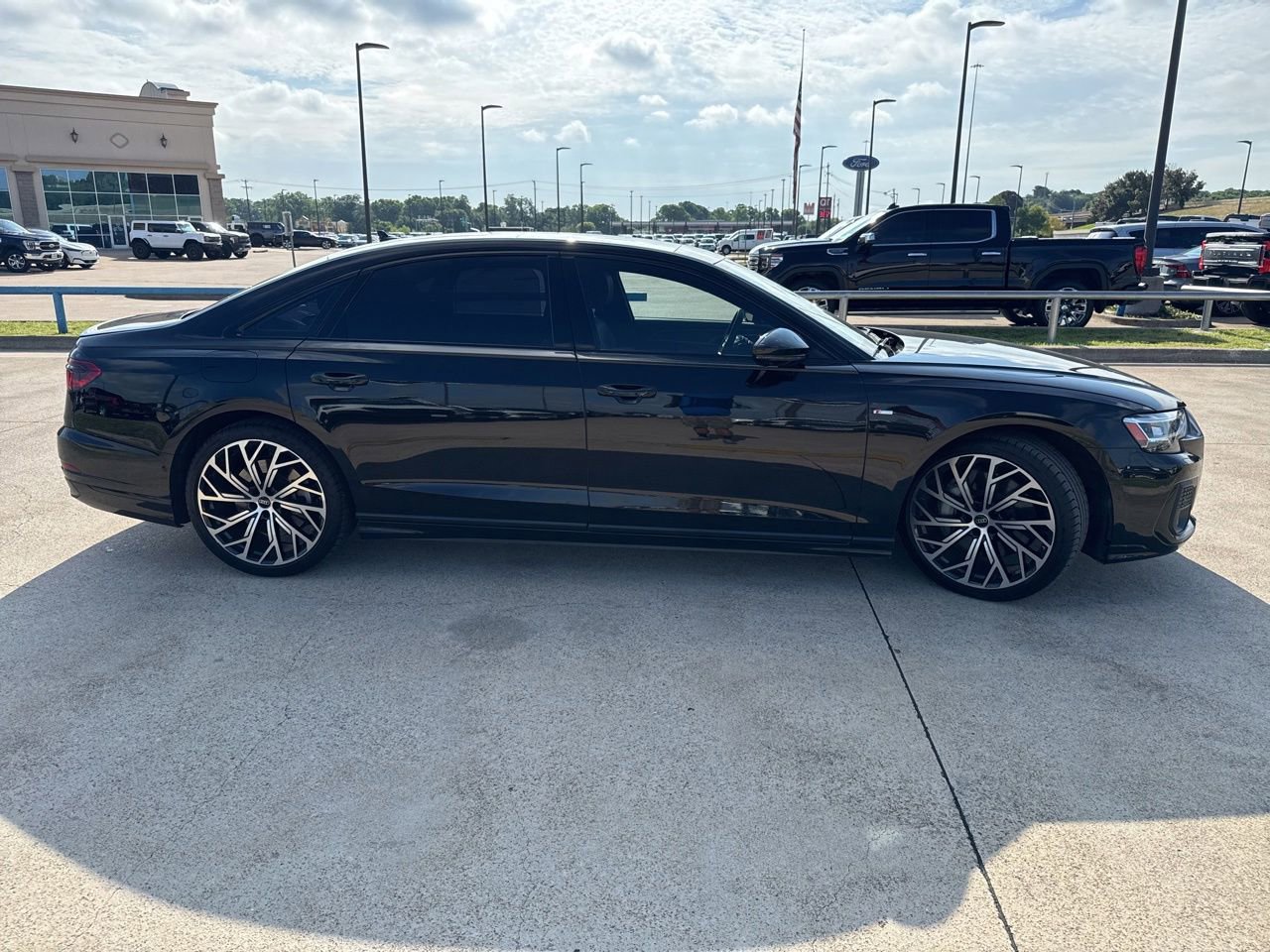 Used 2022 Audi A8 L 3.0T w/ Executive Package AWD/4WD image 17