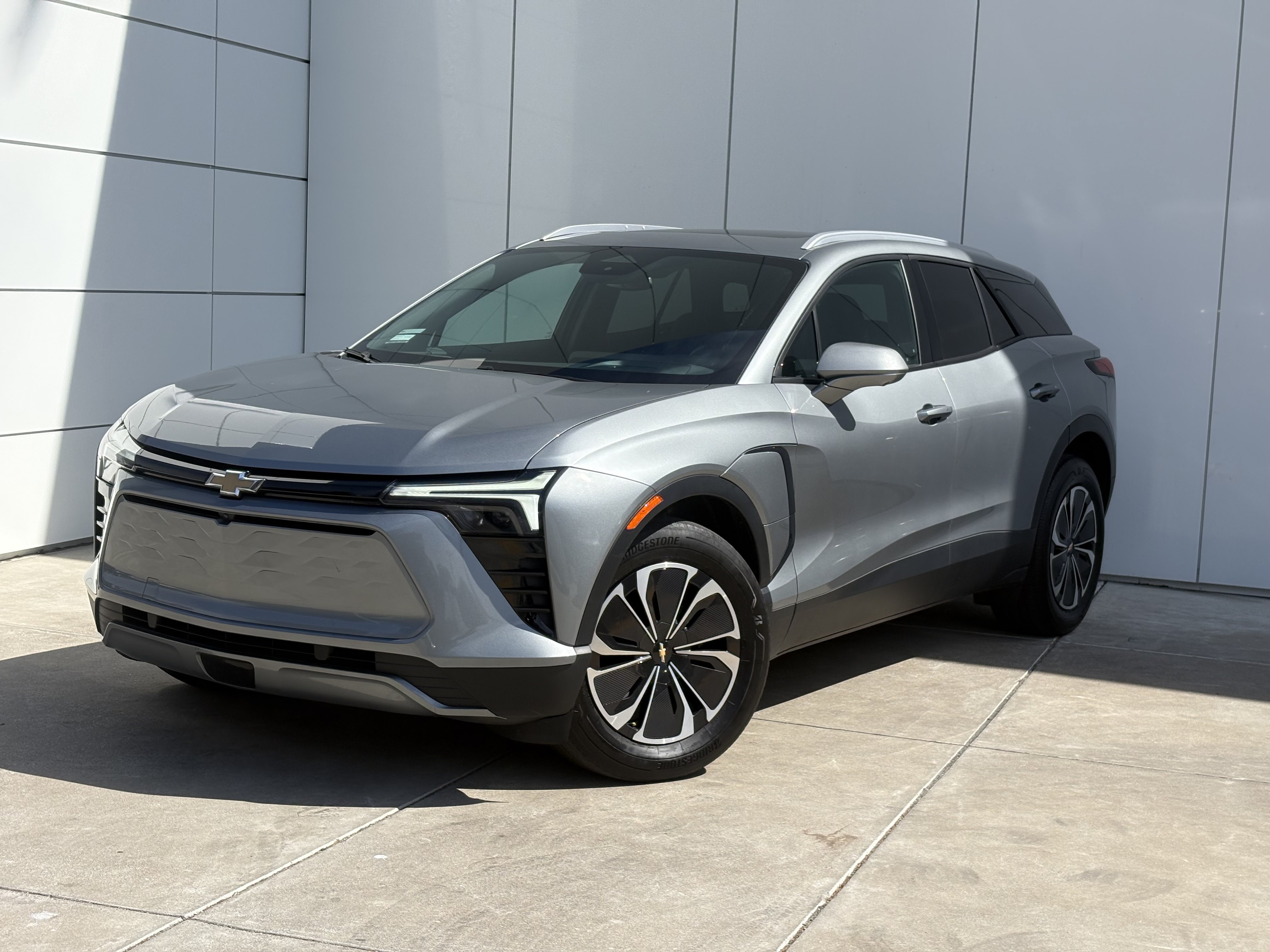 Used 2024 Chevrolet Blazer EV LT AWD/4WD image 2