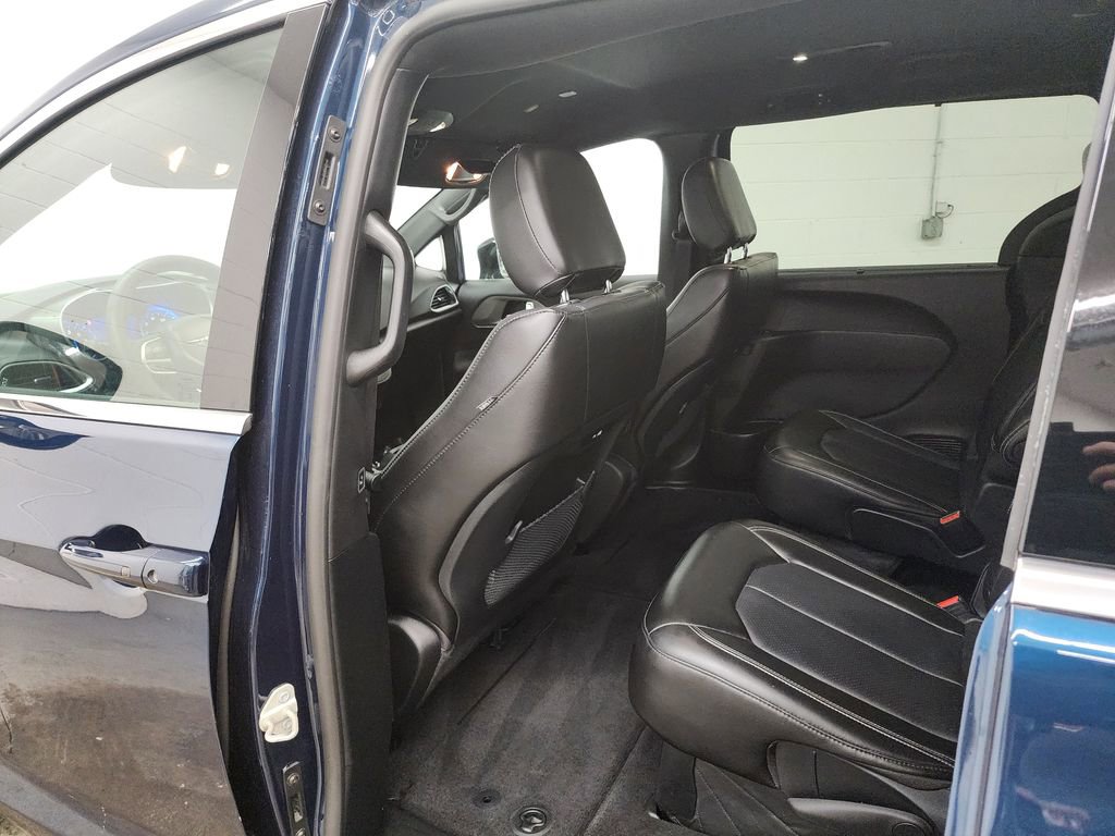Used 2025 Chrysler Pacifica Select FWD image 22