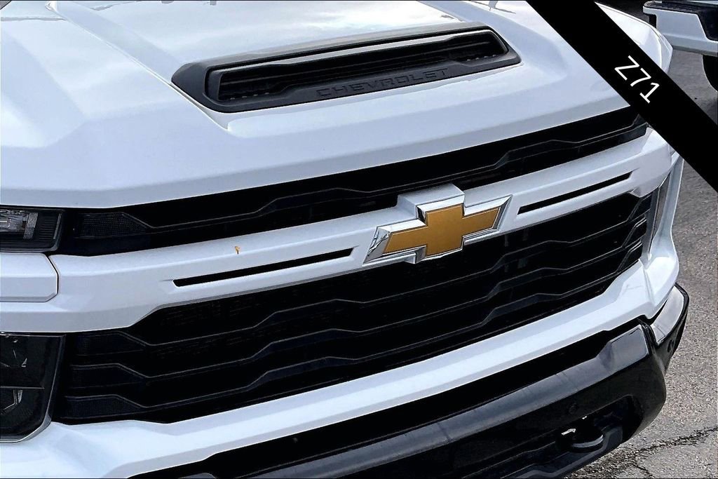 Used 2025 Chevrolet Silverado 2500 Custom w/ Custom Value Package image 31