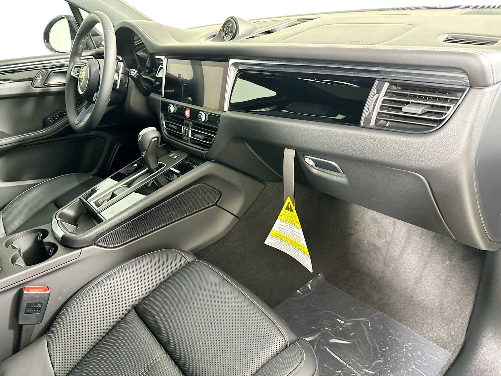 New 2025 Porsche Macan S image 30