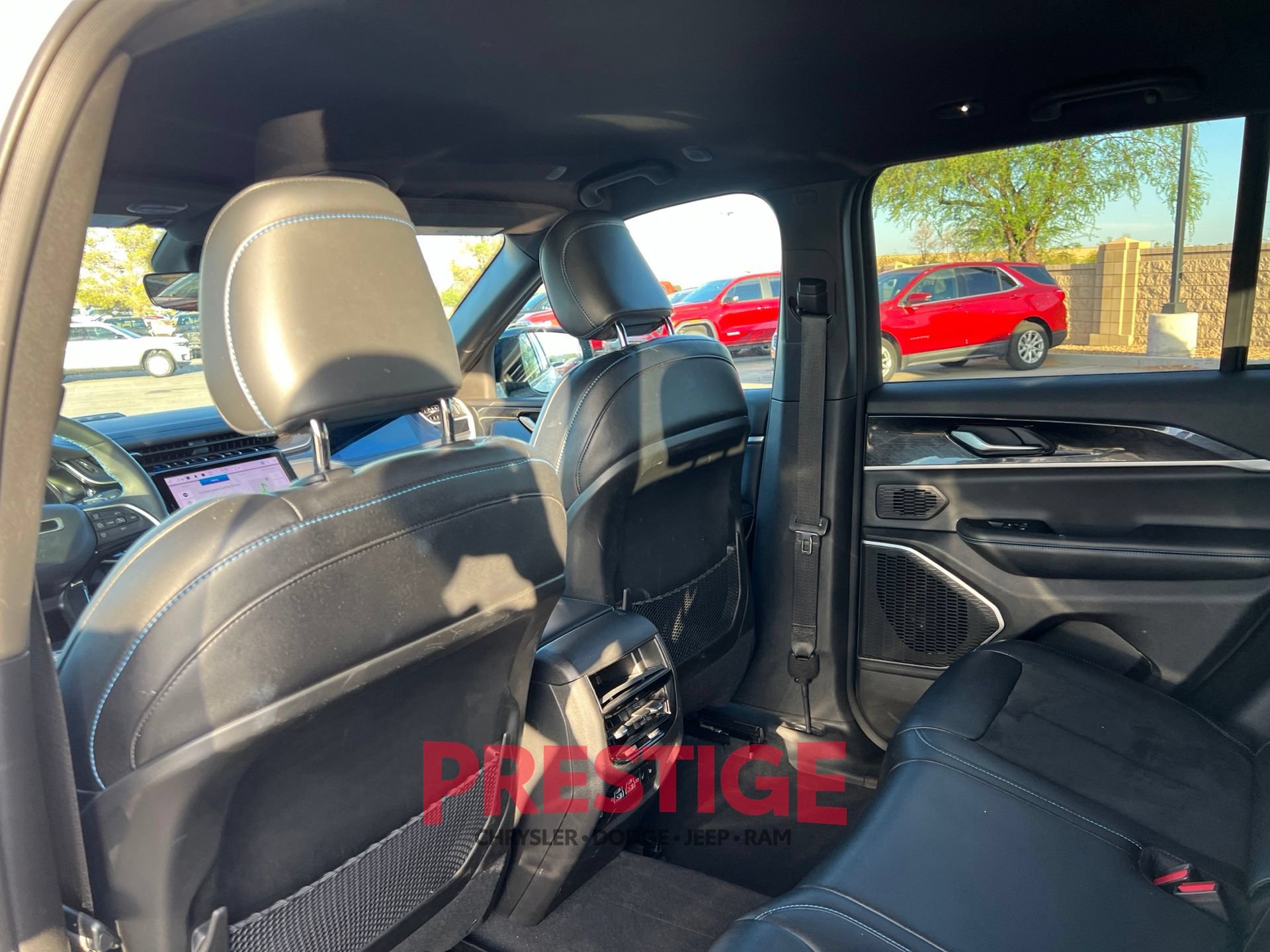 Used 2022 Jeep Grand Cherokee Trailhawk AWD/4WD image 21