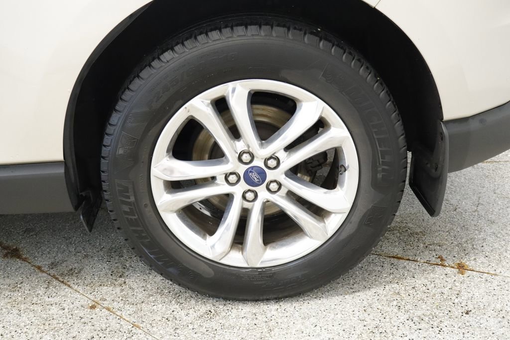Used 2018 Ford Edge SEL w/ Equipment Group 201A AWD/4WD image 16