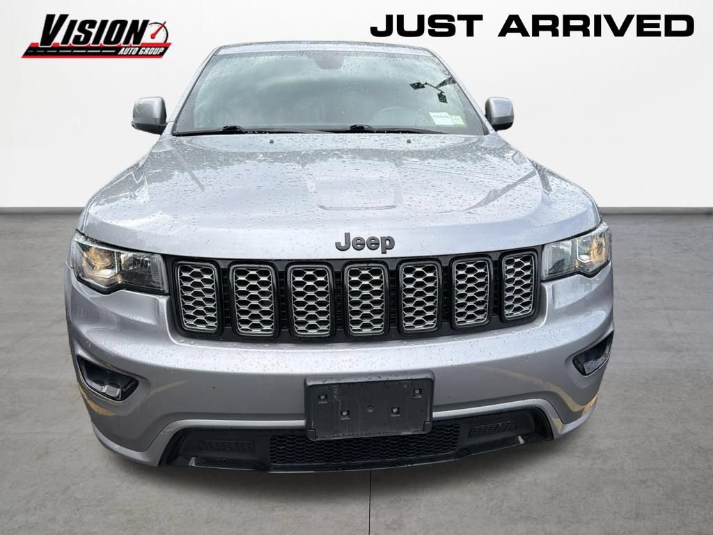 Used 2018 Jeep Grand Cherokee Altitude AWD/4WD image 2