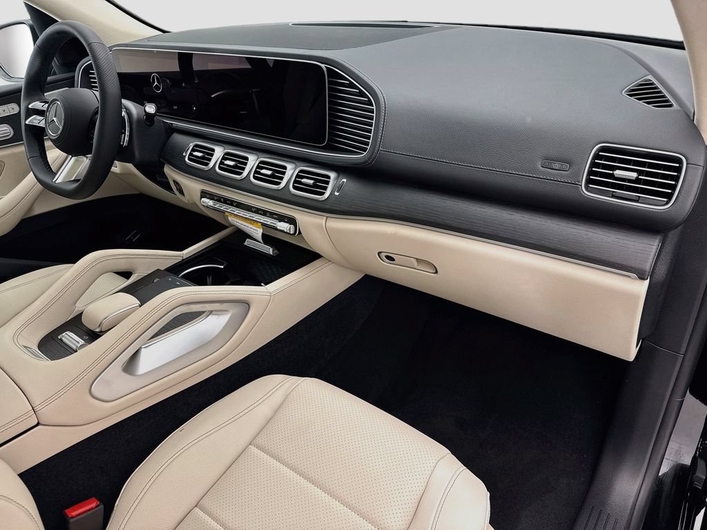 New 2026 Mercedes-Benz GLS 450 4MATIC image 16