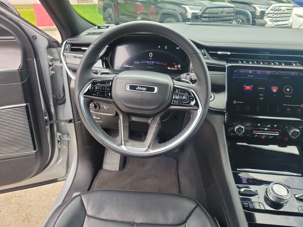 Used 2023 Jeep Grand Cherokee L Overland AWD/4WD image 18