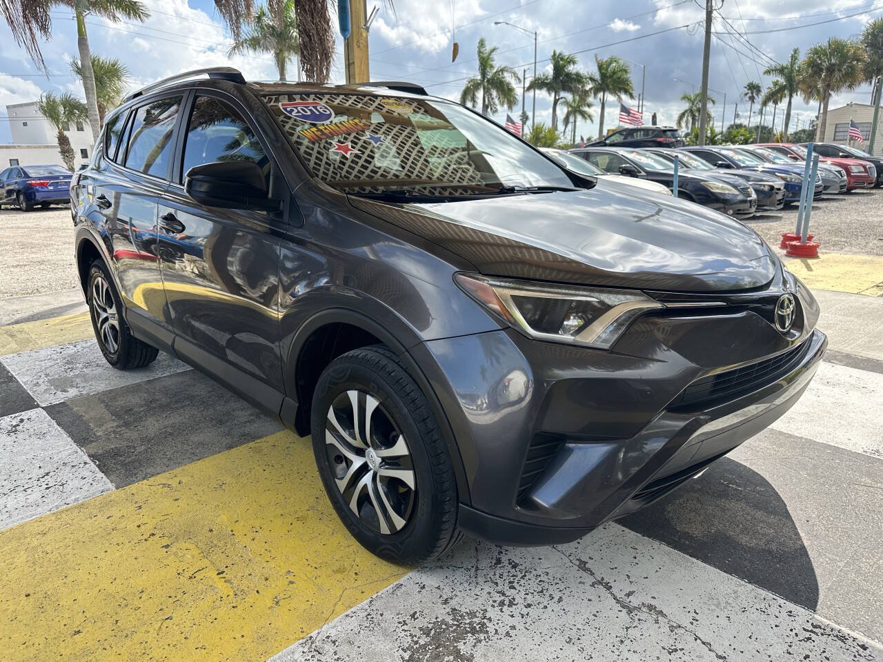 Used 2016 Toyota RAV4 LE FWD image 3