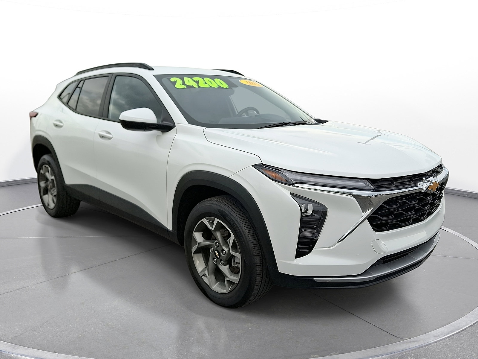 Used 2025 Chevrolet Trax LT FWD image 1