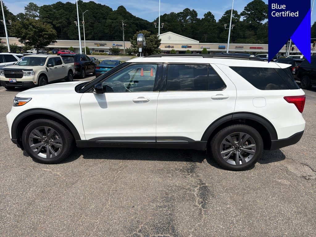 Used 2024 Ford Explorer XLT w/ Equipment Group 202A AWD/4WD image 8