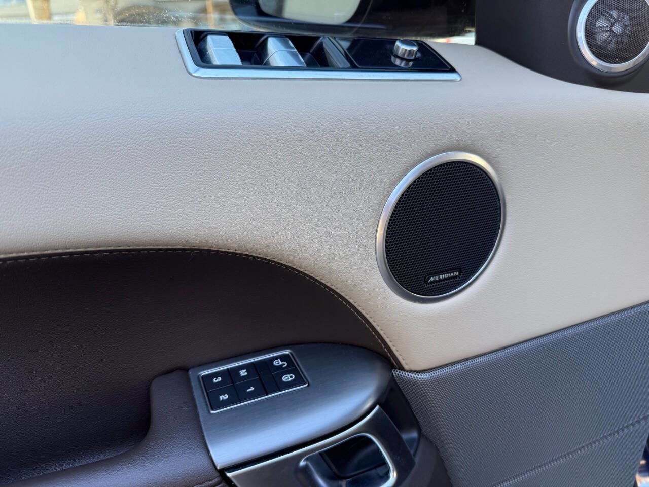 Used 2019 Land Rover Range Rover Sport SE image 21