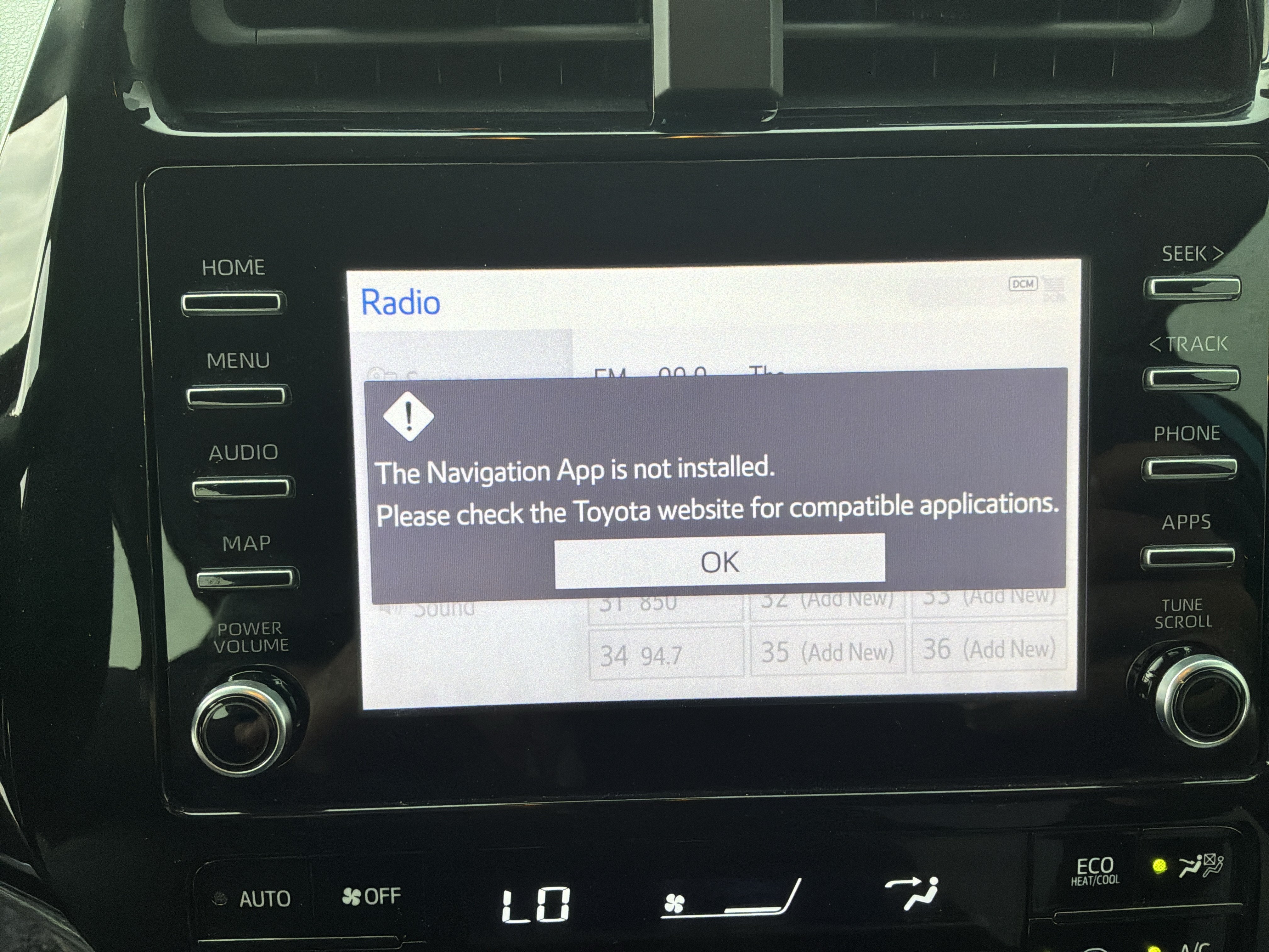 Used 2020 Toyota Prius LE AWD/4WD image 24