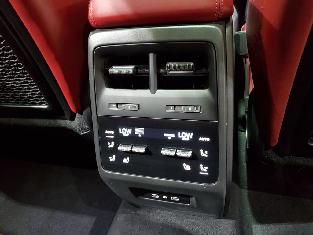 Used 2025 Porsche Macan 4S Electric AWD/4WD image 23