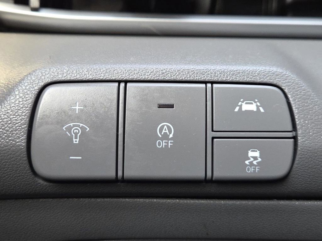 Used 2021 Hyundai Elantra SE image 28