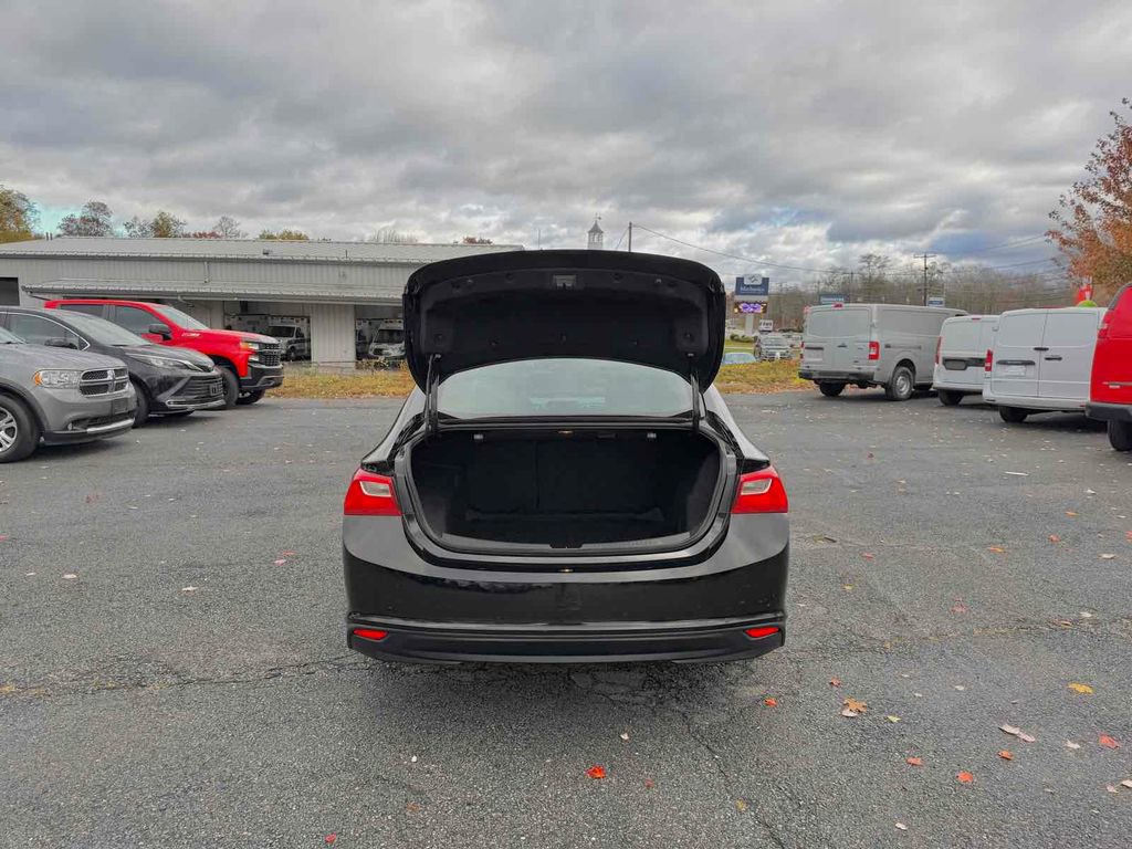Used 2018 Chevrolet Malibu LS image 29