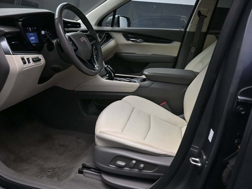 Used 2021 Cadillac XT6 Premium Luxury FWD image 17