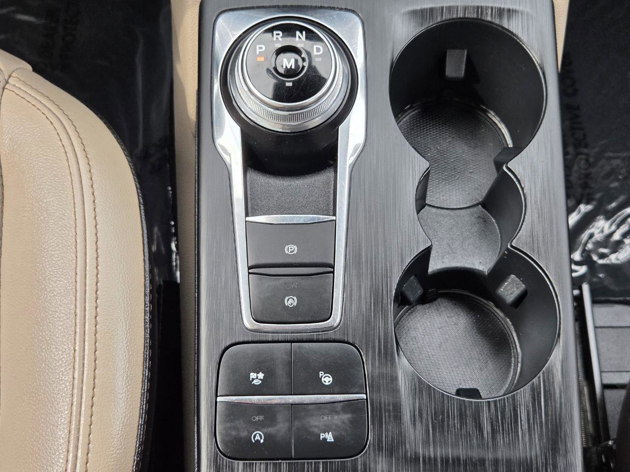 Used 2020 Ford Escape Titanium image 25